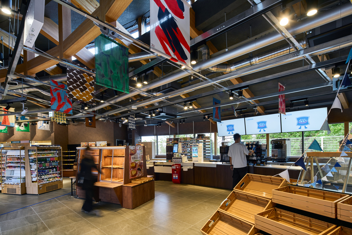 ハッピーローソンタウン池田伏尾台店（コンビニエンスストア（地域交流拠点））の写真 10