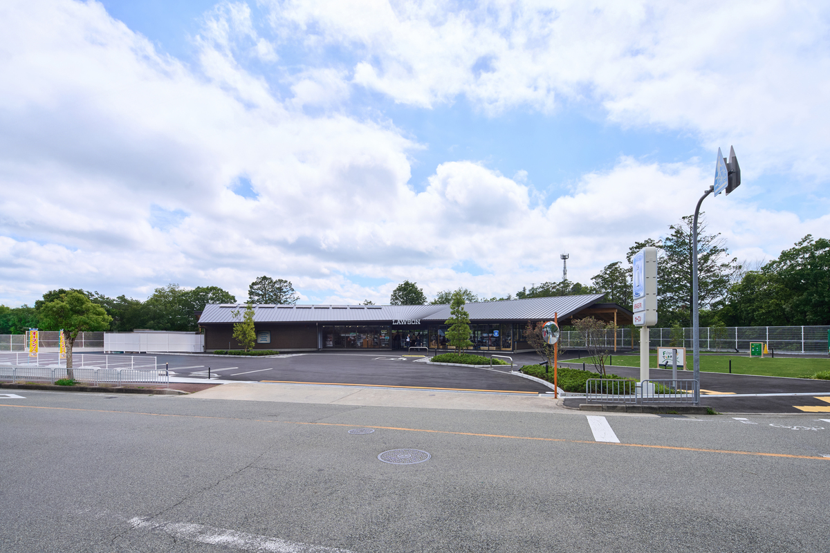 ハッピーローソンタウン池田伏尾台店（コンビニエンスストア（地域交流拠点））の写真 4