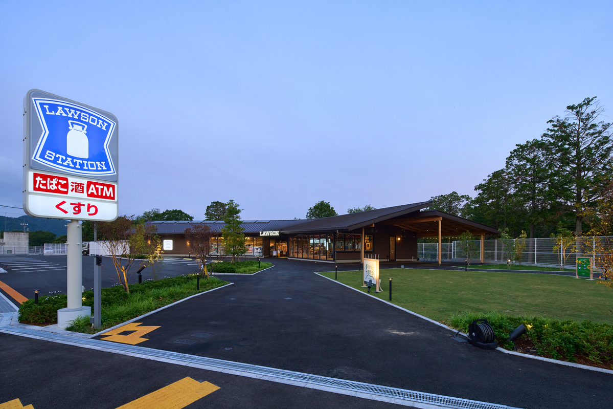 ハッピーローソンタウン池田伏尾台店（コンビニエンスストア（地域交流拠点））の写真 6