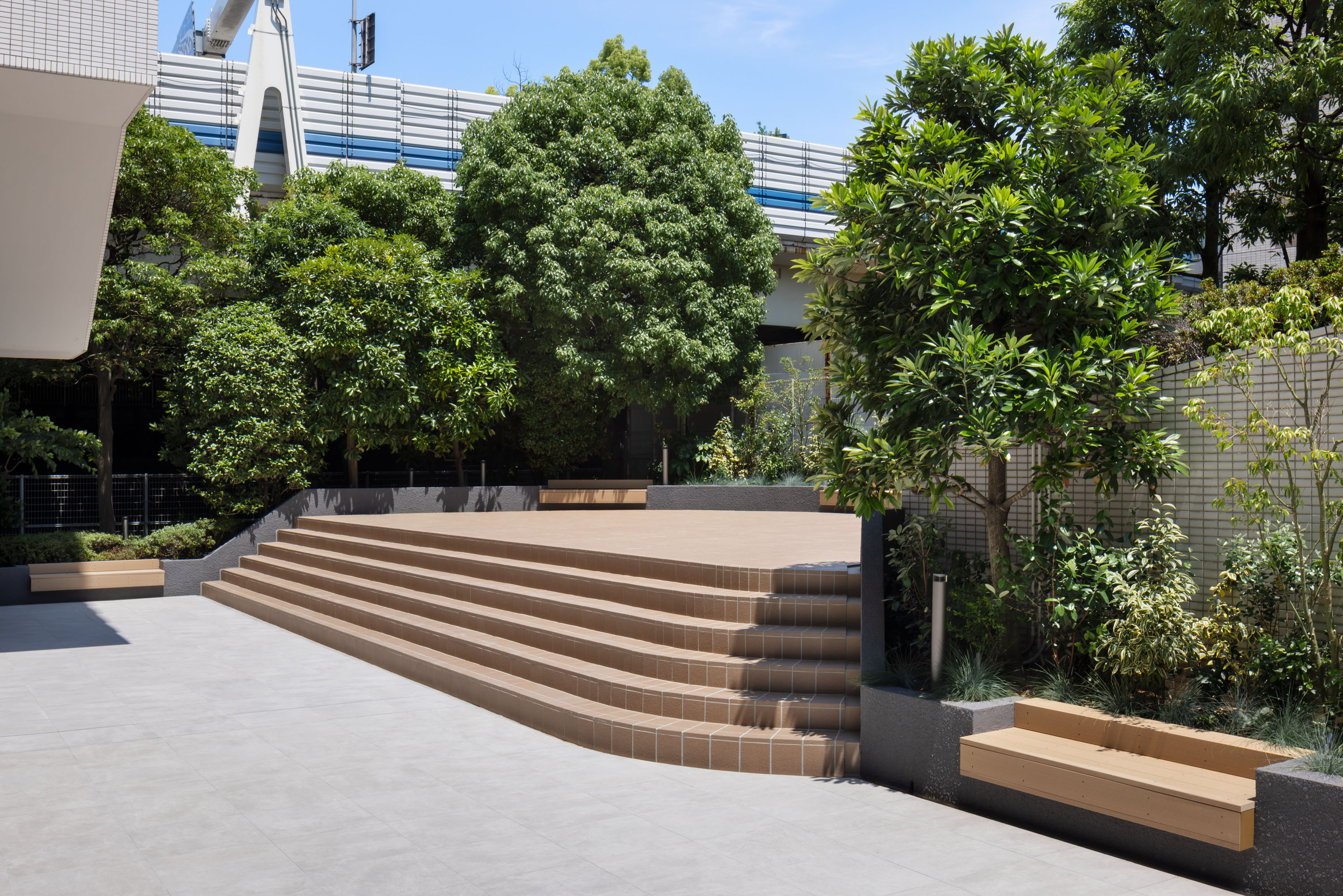 ICON PLACE SHIBAKOEN（オフィス・住宅複合ビルの共用部リニューアル）の写真 7
