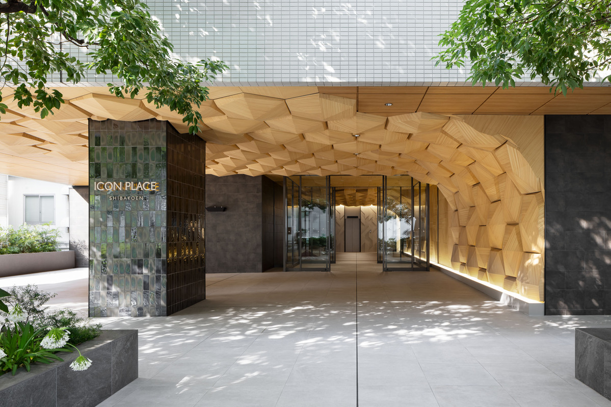 ICON PLACE SHIBAKOEN（オフィス・住宅複合ビルの共用部リニューアル）の写真 3