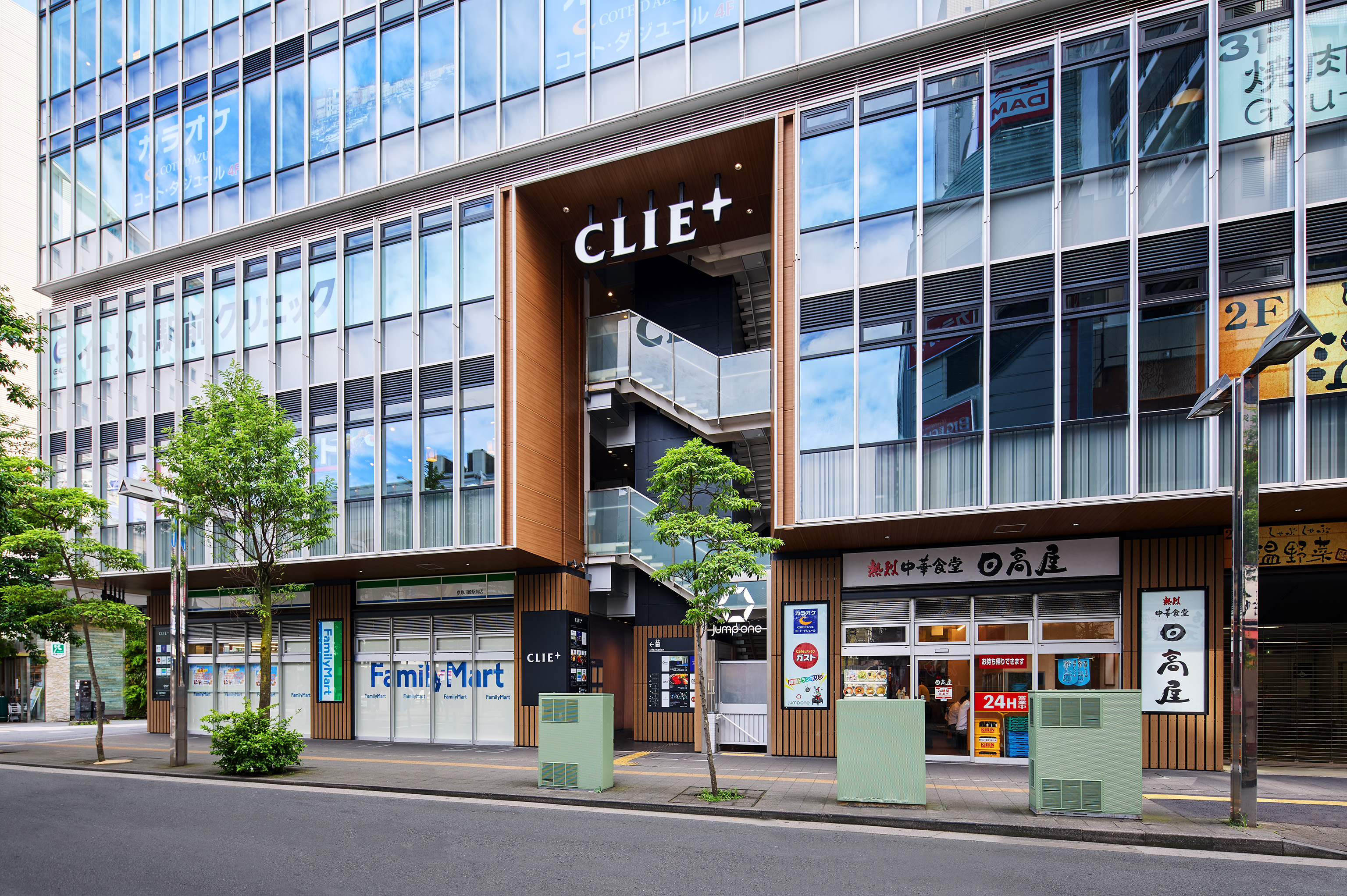 クリエ川崎（CLIE＋）（駅前商業施設の外装・共用部リニューアル）の写真 2