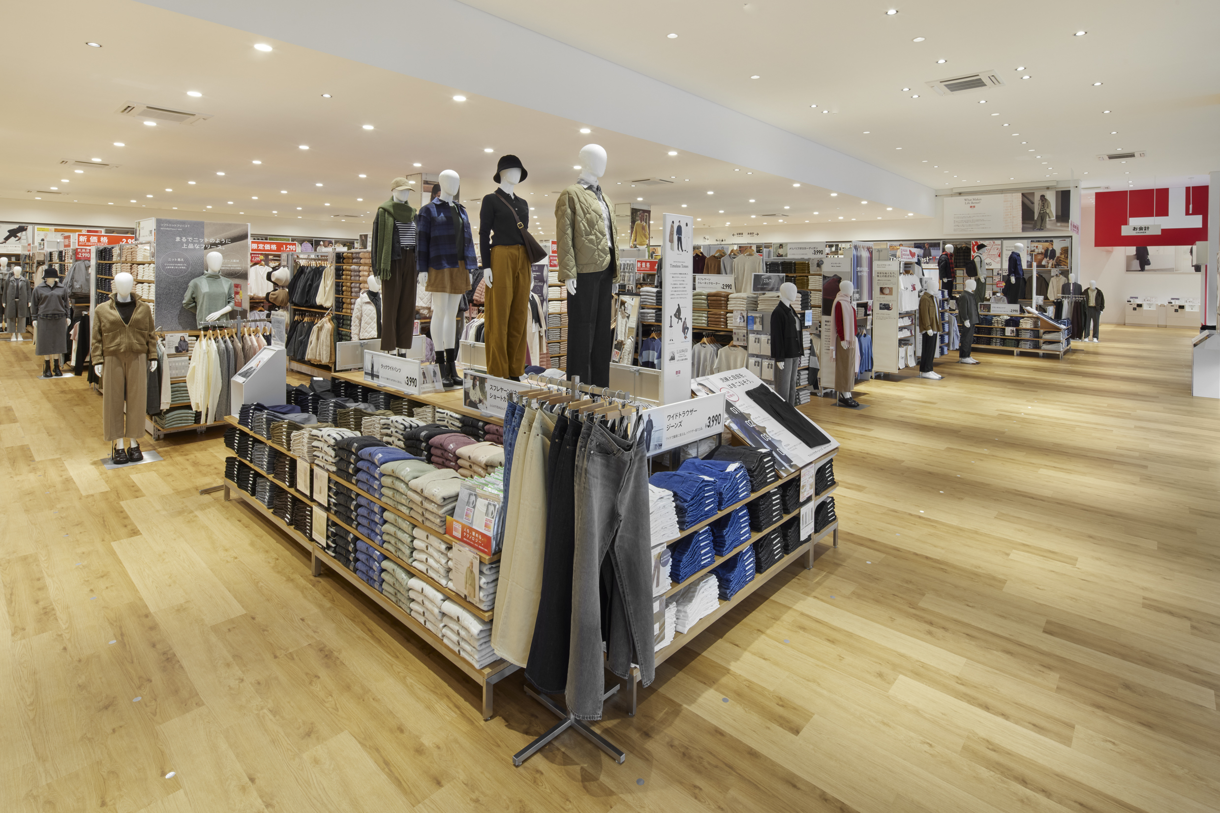 ユニクロ 東村山市民スポーツセンター前店（アパレルのロードサイド型店舗）の写真 7