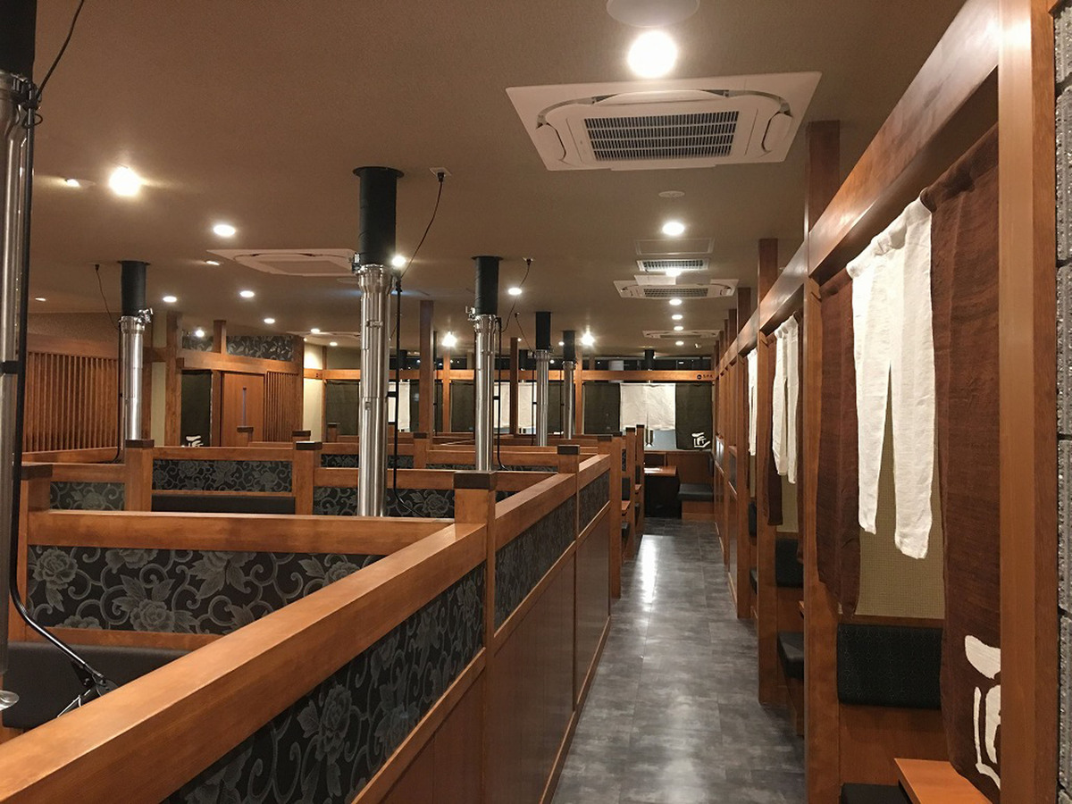 広島県の肉匠坂井 福山冲ノ上店|焼肉店の内装デザイン事例(株式会社ノムラアークス) 広島県の肉匠坂井 福山冲ノ上店|焼肉店の内装デザイン事例(株式会社ノムラアークス)