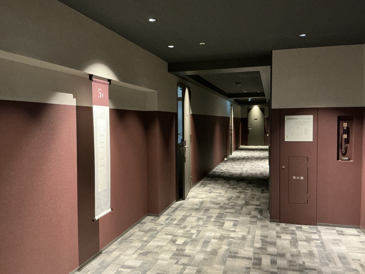 HANARE by Tokyu Stay（ホテルのロビーラウンジ・客室リニューアル）の写真 6
