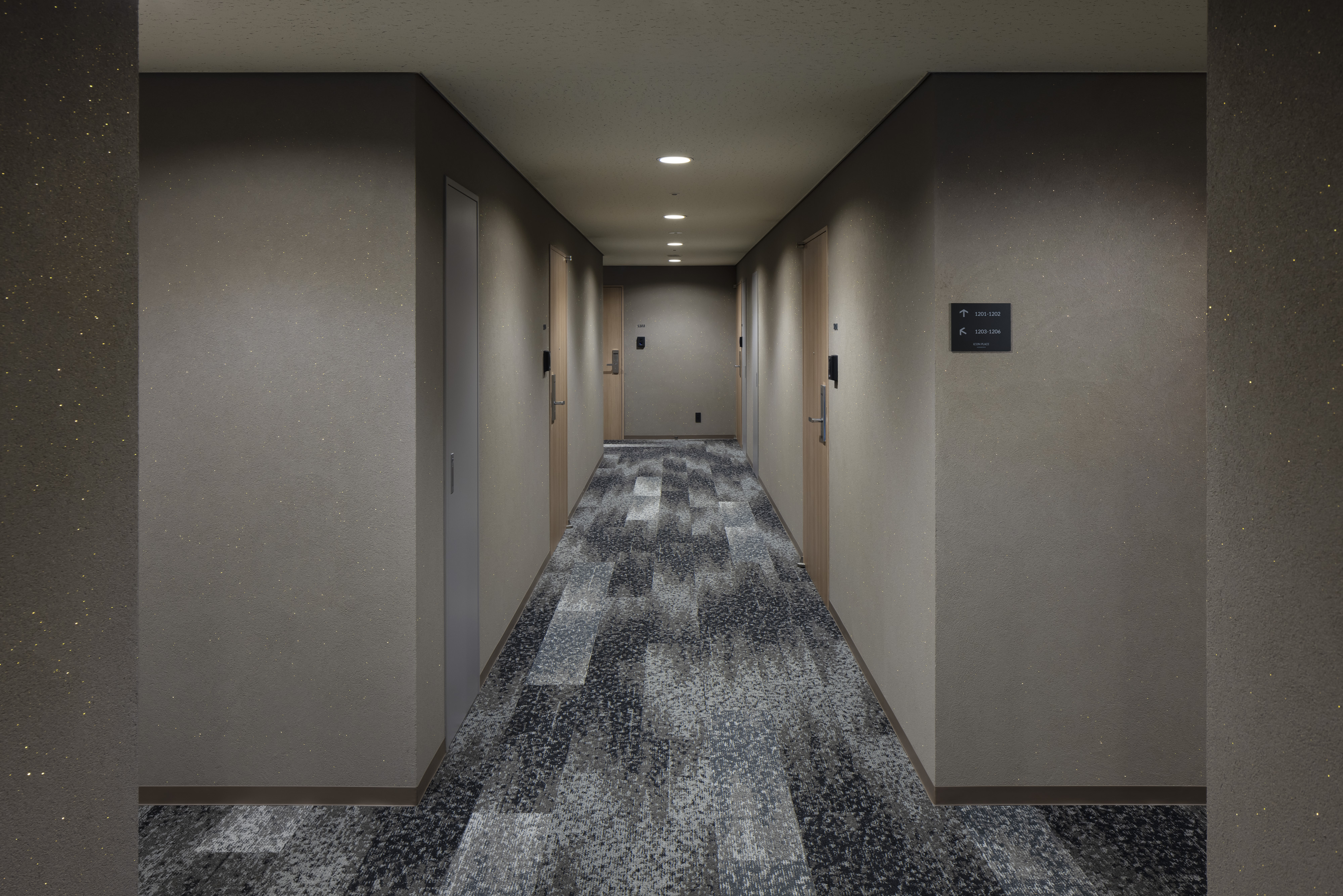 ICON PLACE SHIBAKOEN（オフィス・住宅複合ビルの共用部リニューアル）の写真 14