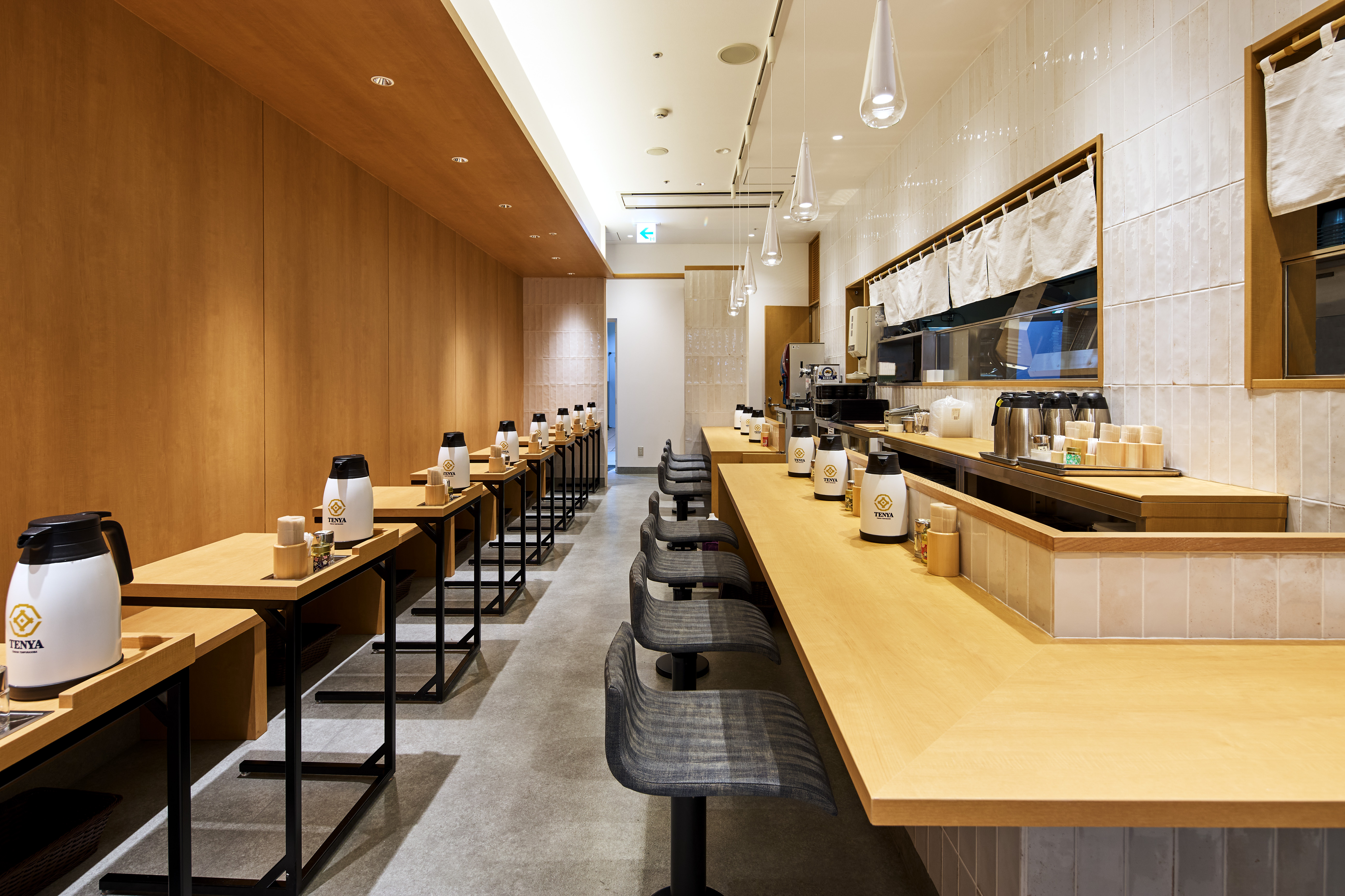 てんや 羽田空港第1ターミナル店（天丼チェーンのリブランディング店舗）の写真 4