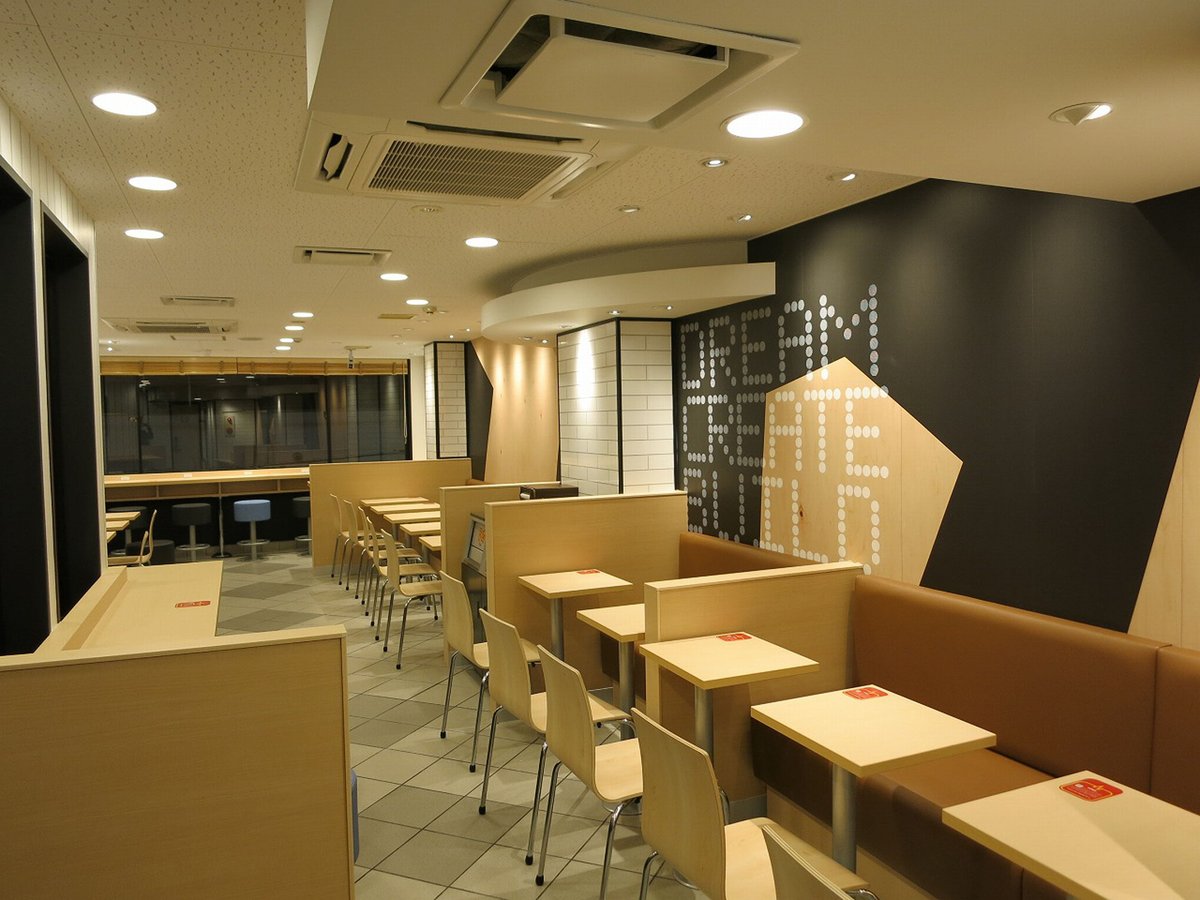 マクドナルド 下北沢店（ハンバーガー店）の写真 2