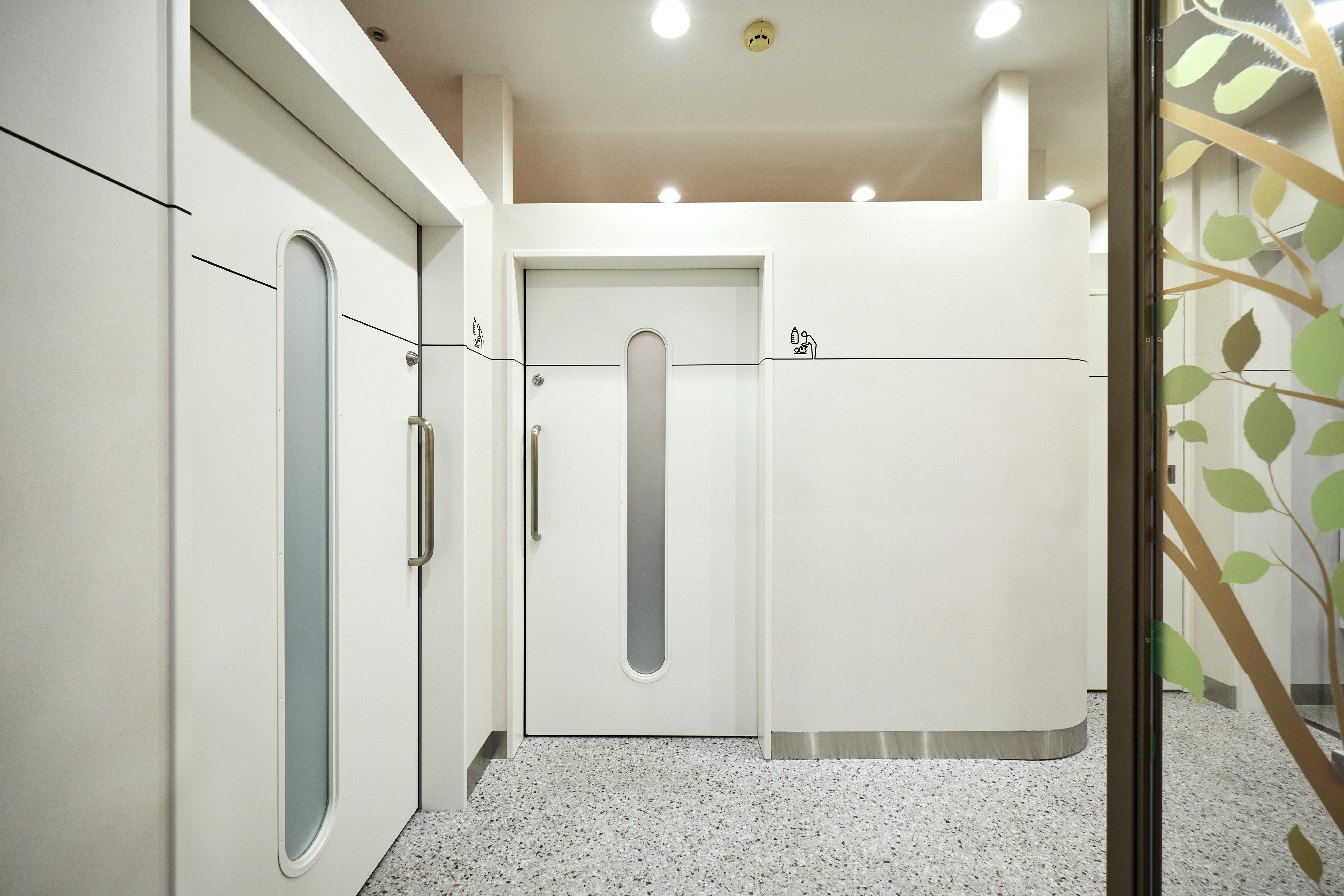 川崎ルフロン 共用トイレ（駅直結商業施設の共用トイレ改修）の写真 5
