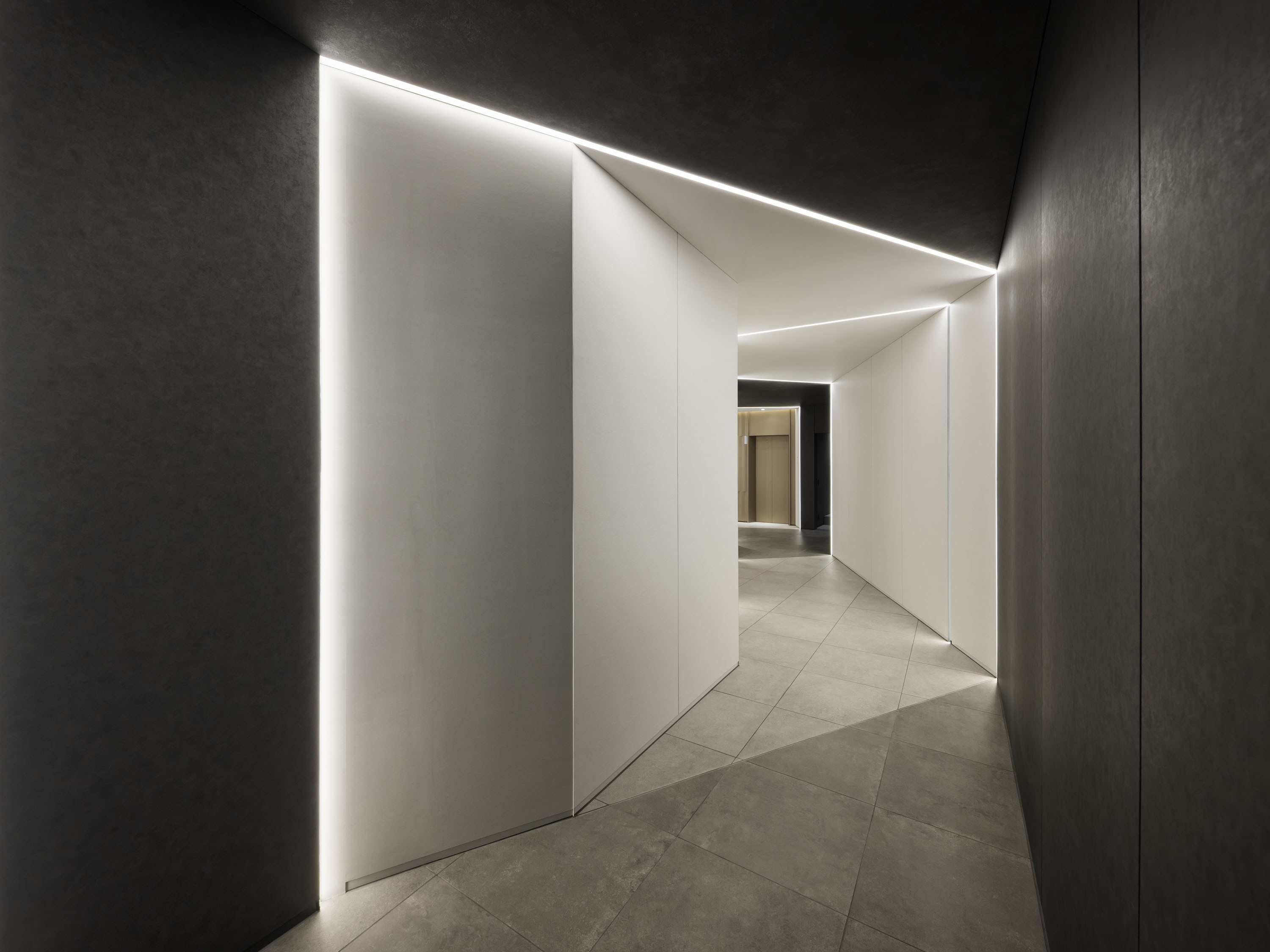 TOTSU BIZ AXIS Bldg.（Keystone Akasaka Bldg. ）